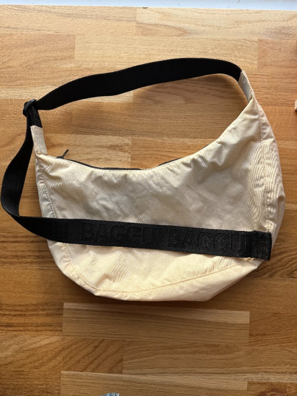 BAGGU Medium Nylon Crescent Bag Ivory Cream Black Logo Strap Crossbody